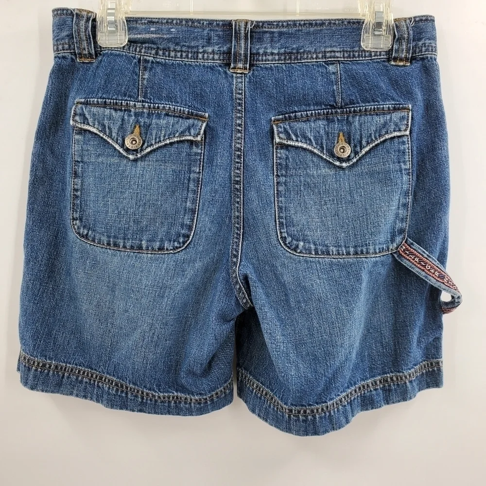 Tommy Hilfiger medium wash mid-rise jean shorts 8P